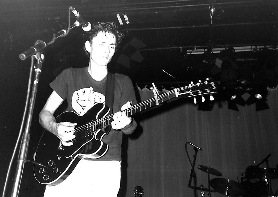 Dean Wareham of Galaxie 500 at the ICA in London 1989 (photo: Lori)